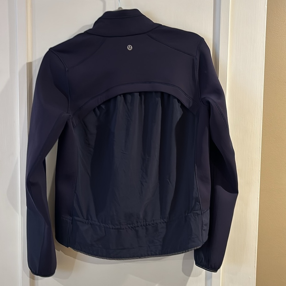 Lululemon || Cardio Squad Jacket in Midnight Navy 6 - Picture 2 of 15